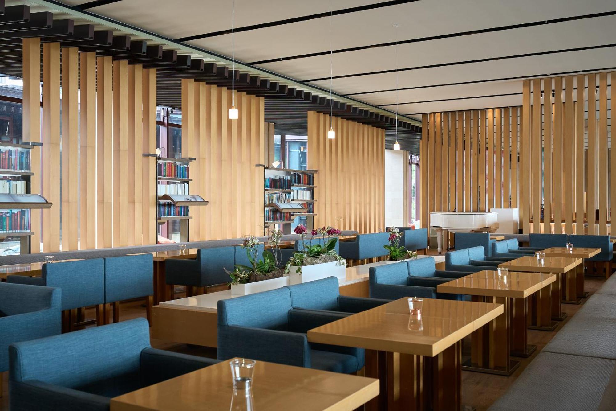 Hotel Royal Chiao Hsi Цзяосі Екстер'єр фото The library