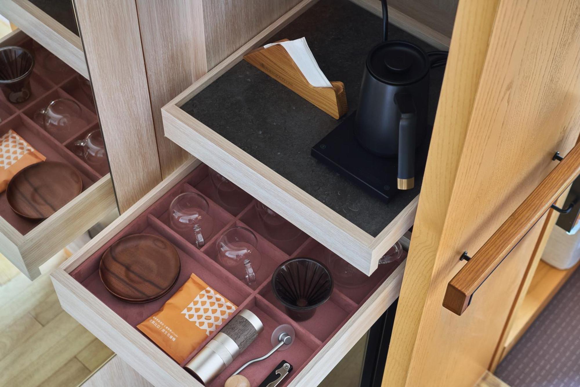 Hotel Royal Chiao Hsi Цзяосі Екстер'єр фото A drawer with a divider